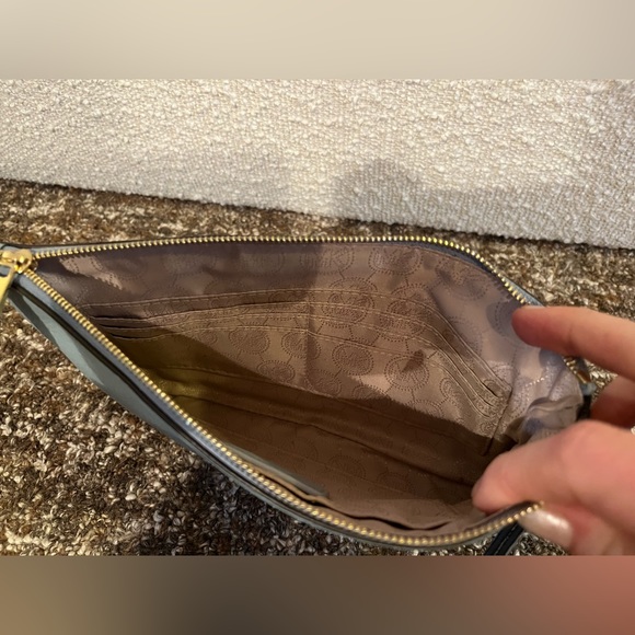 NWOT Baby Blue Michael Kors Wallet / Wristlet - Picture 4 of 6